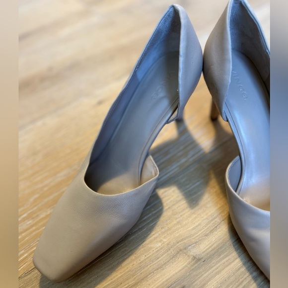 Women’s VINCE Tiana Point Toe Leather Pumps in Cappucino - Picture 4 of 9